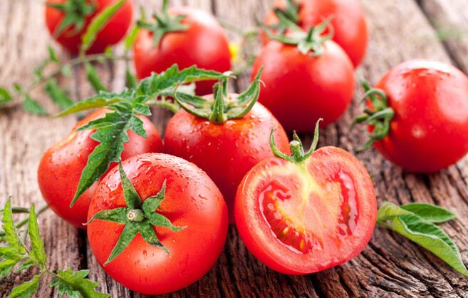 Tomatoes are excellent for inflammation and pain in varicose veins